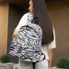 Женский рюкзак Sambag Active с принтом белый с черным