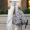 Женский рюкзак Sambag Active с принтом белый с черным