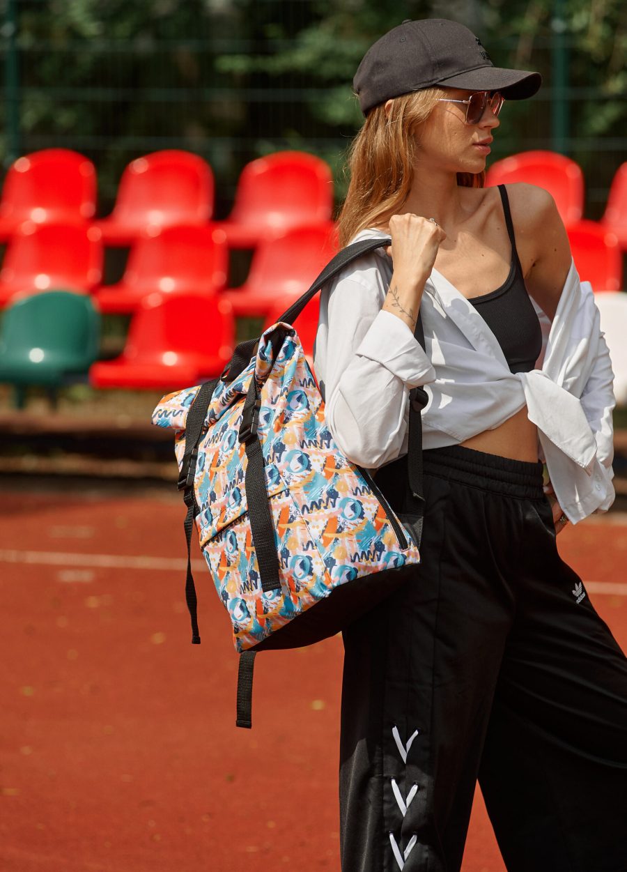 Женский рюкзак RollTop Milton черный с принтом