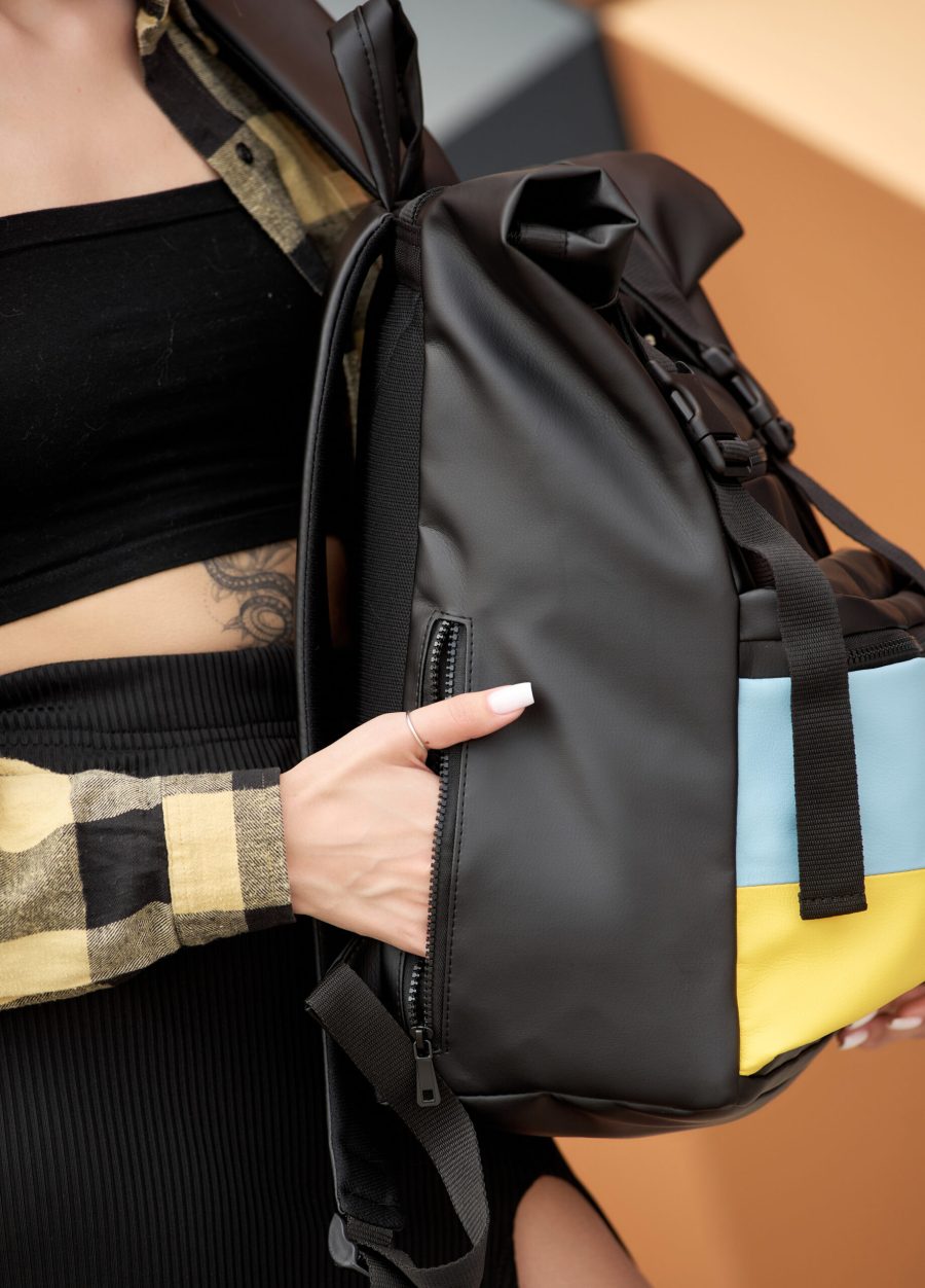 Рюкзак роллтоп жіночий Sambag RollTop LTH чорний з прапором України