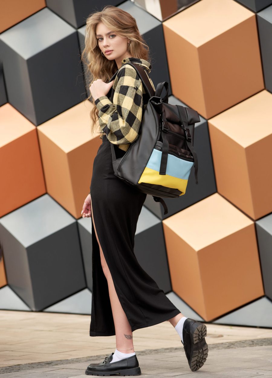 Рюкзак роллтоп жіночий Sambag RollTop LTH чорний з прапором України