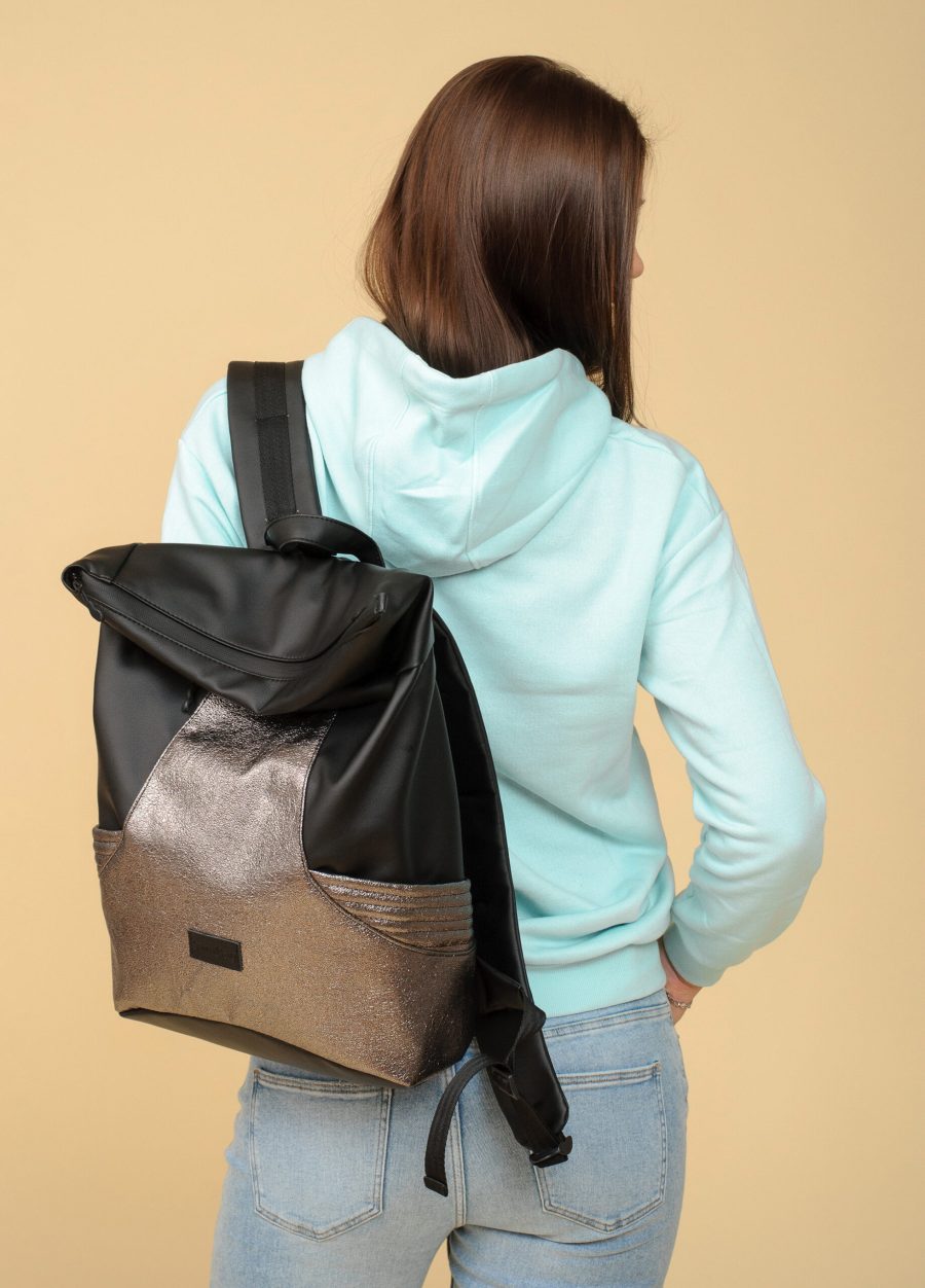Рюкзак роллтоп жіночий Sambag RollTop MQN чорний зі срібним