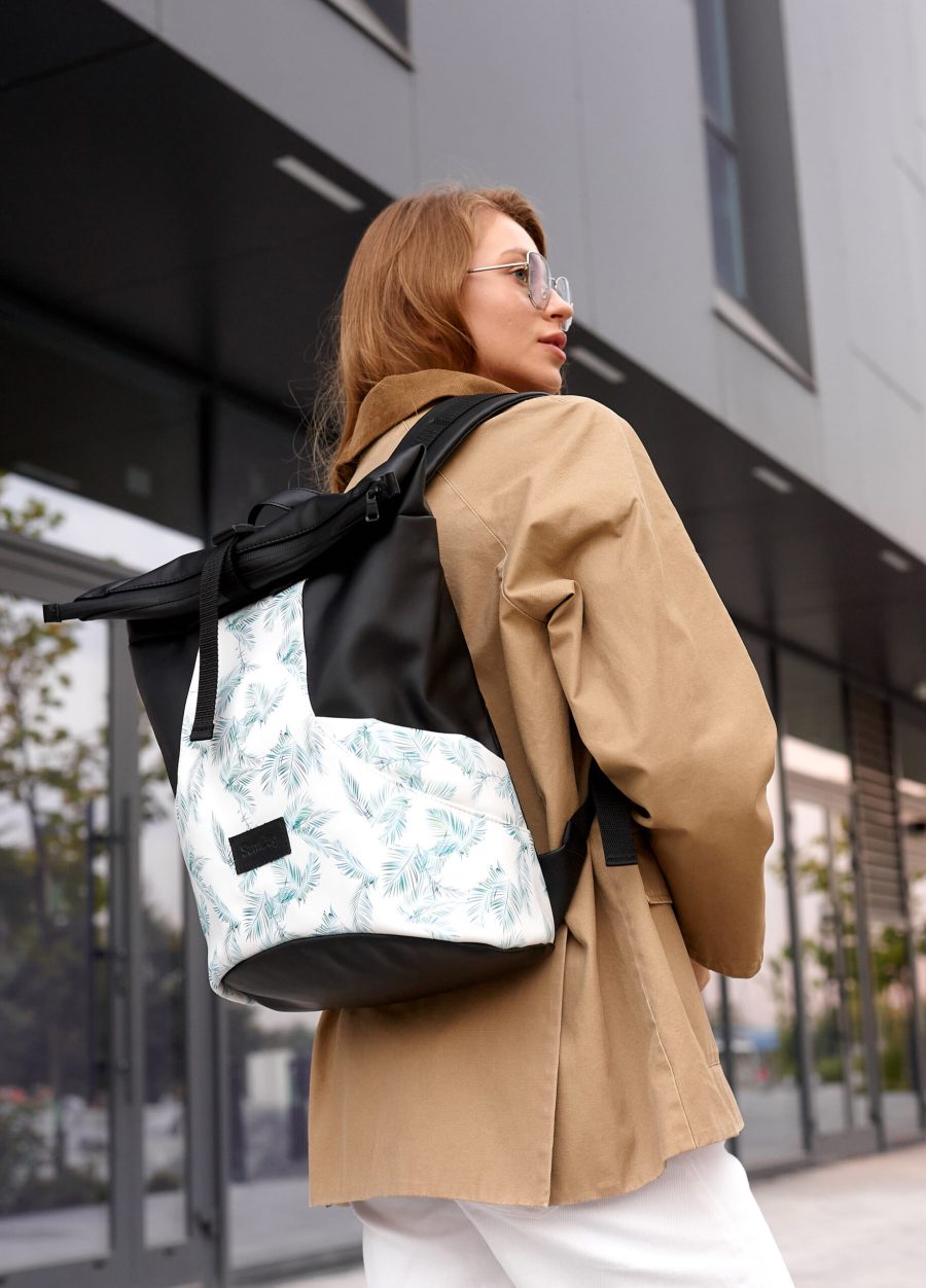 Рюкзак роллтоп жіночий Sambag RollTop X чорно-білий з принтом