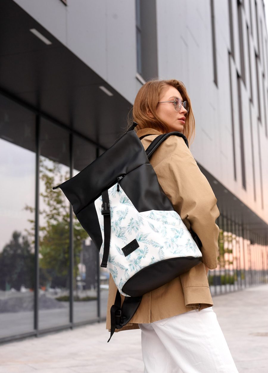 Рюкзак роллтоп жіночий Sambag RollTop X чорно-білий з принтом