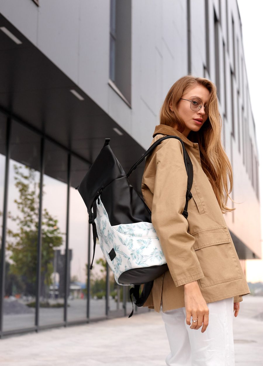Рюкзак роллтоп жіночий Sambag RollTop X чорно-білий з принтом