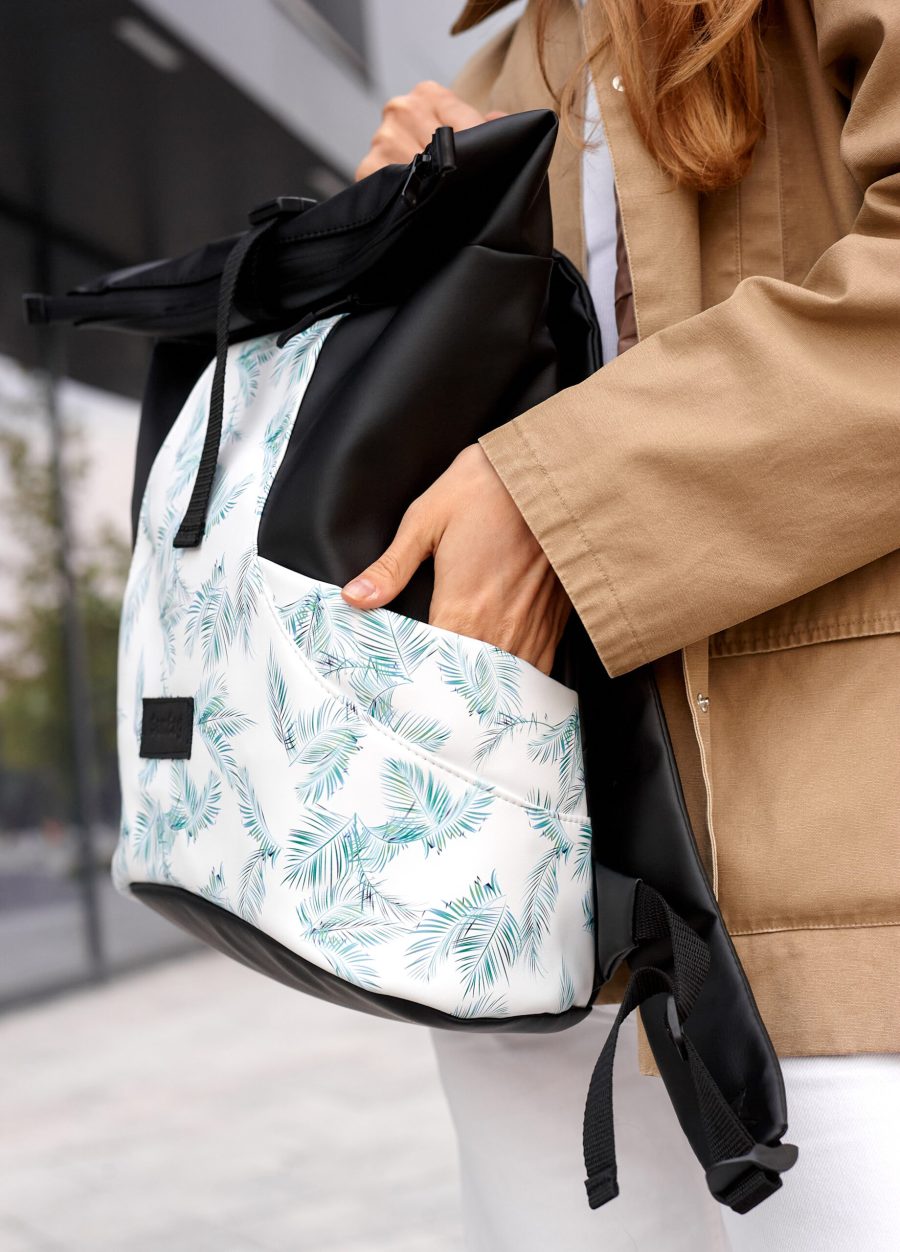Рюкзак роллтоп жіночий Sambag RollTop X чорно-білий з принтом