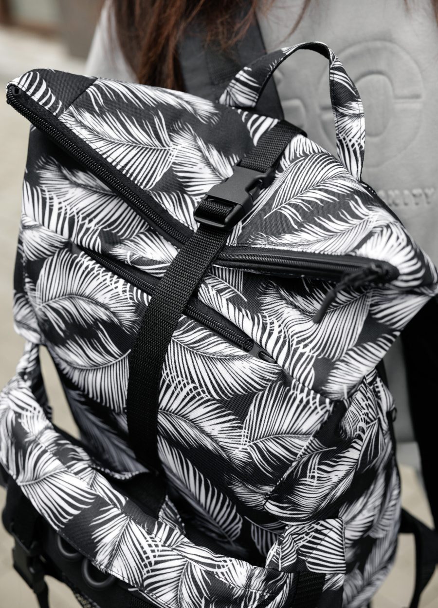Рюкзак роллтоп жіночий Sambag RollTop Double принт чорний з білим