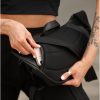 Сумка-бананка жіноча Sambag Dynamicdart чорна з помаранчевим
