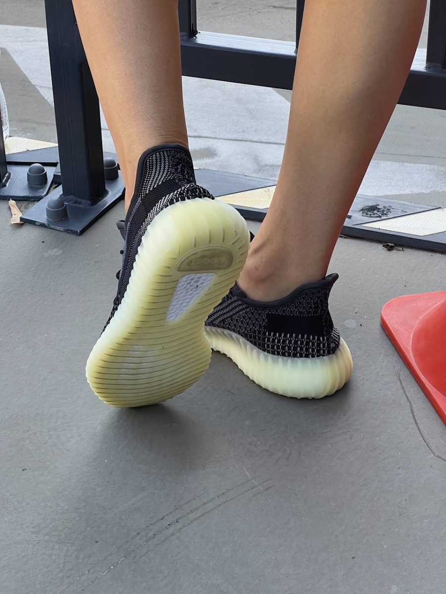 Кросівки Adidas Yeezy Boost 350 V2 Asriel