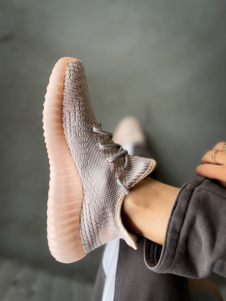 Кросівки Adidas Yeezy Boost 350 V2 Synth Reflective