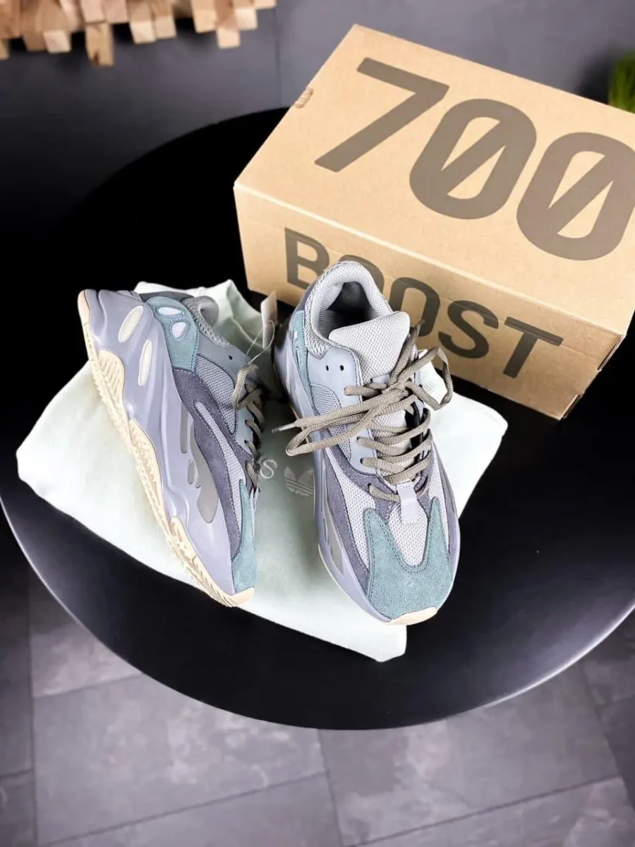 Кроссовки Adidas Yeezy Boost 700 Teal Blue