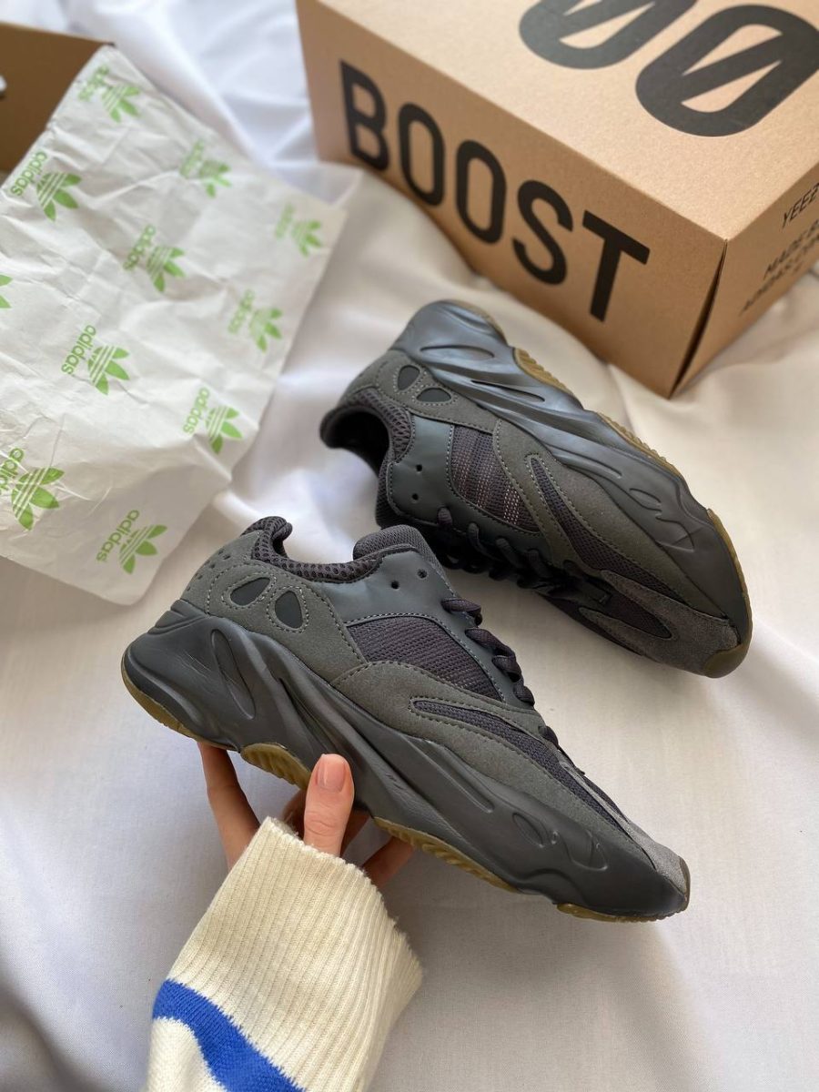 Кросівки Adidas Yeezy Boost 700 Utility Black