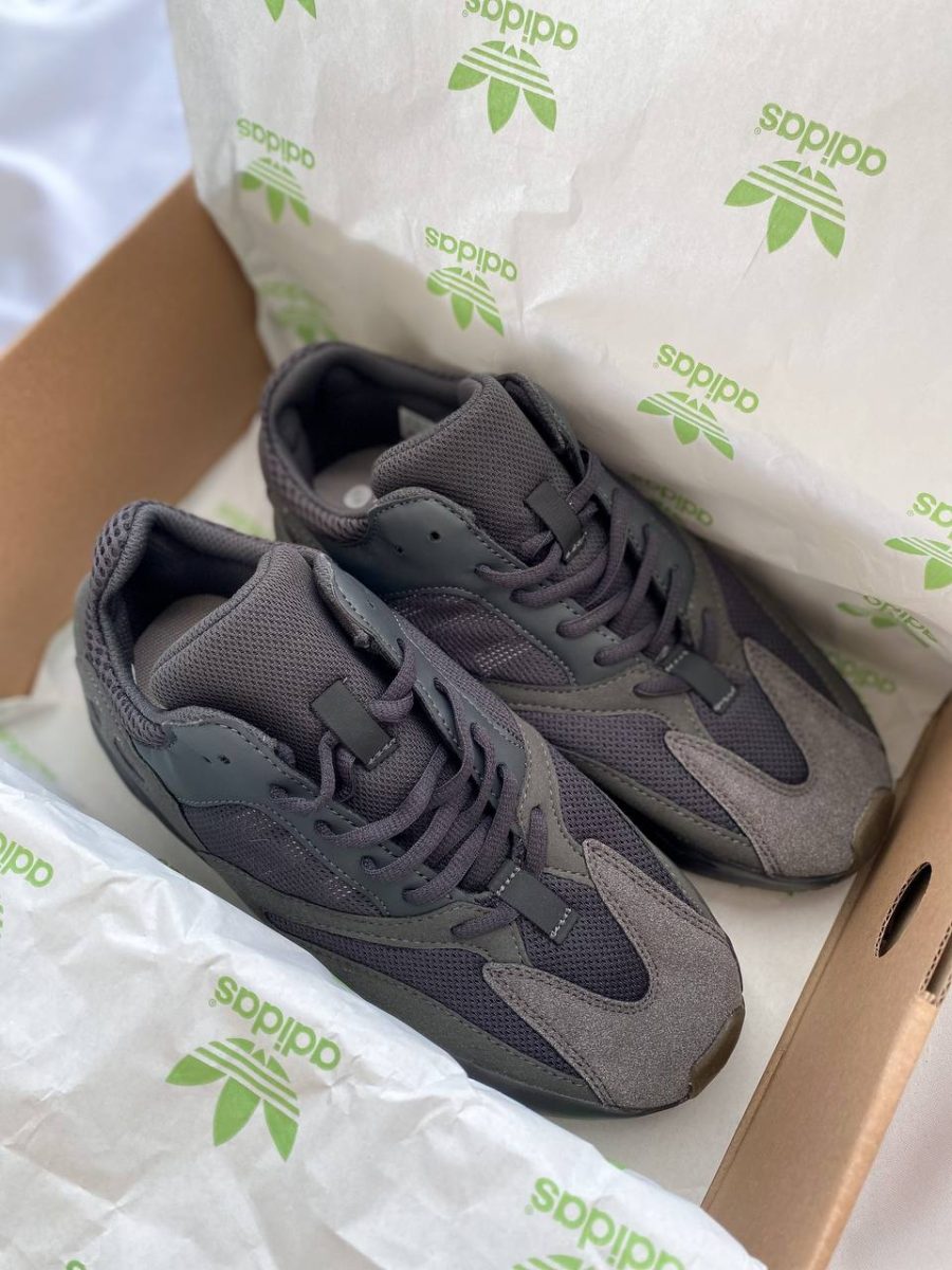 Кросівки Adidas Yeezy Boost 700 Utility Black