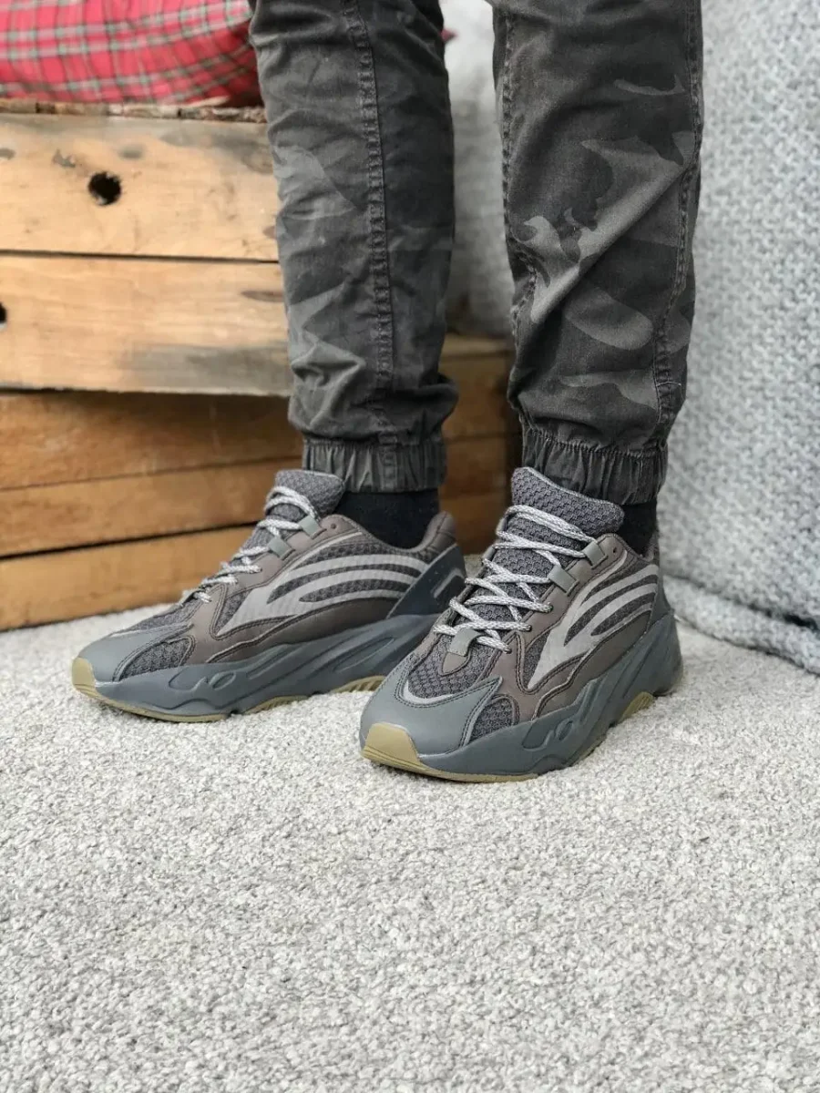 Кросівки Adidas Yeezy Boost 700 V2 Geode