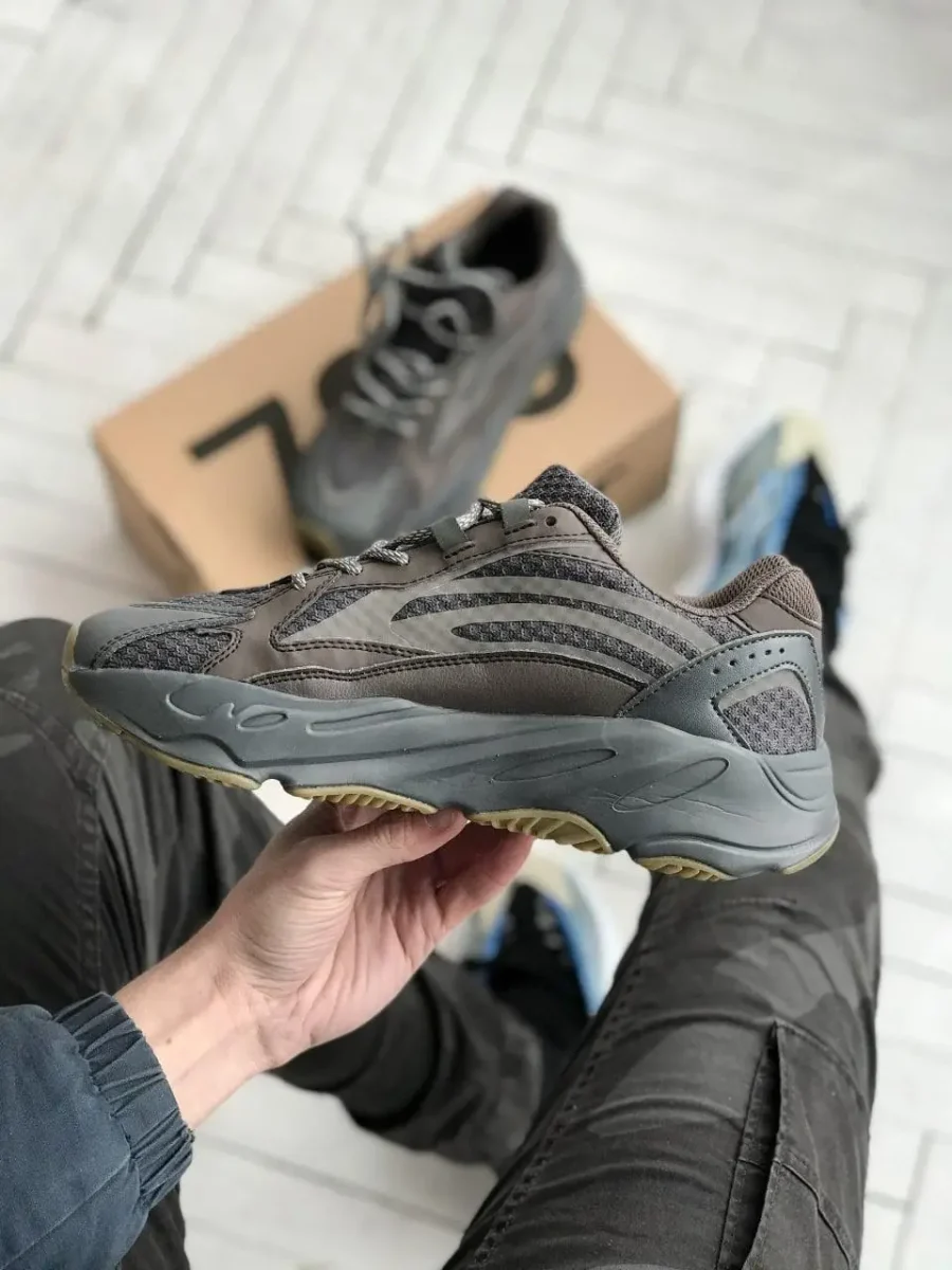 Кросівки Adidas Yeezy Boost 700 V2 Geode