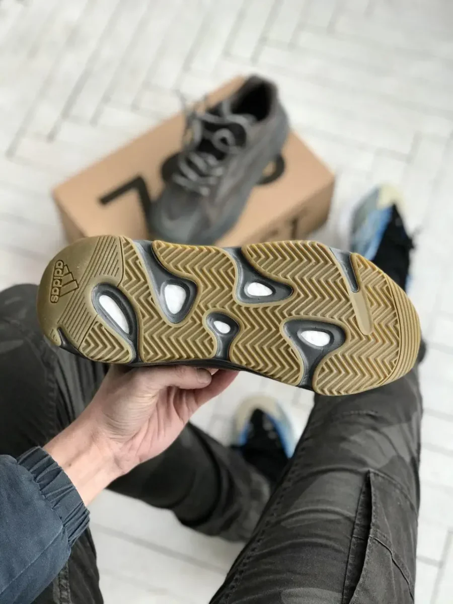 Кросівки Adidas Yeezy Boost 700 V2 Geode