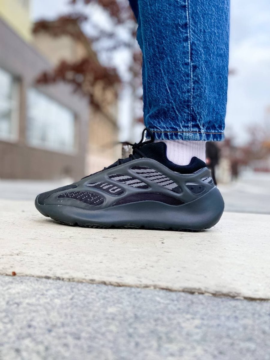 Кросівки Adidas Yeezy Boost 700 V3 Alvah