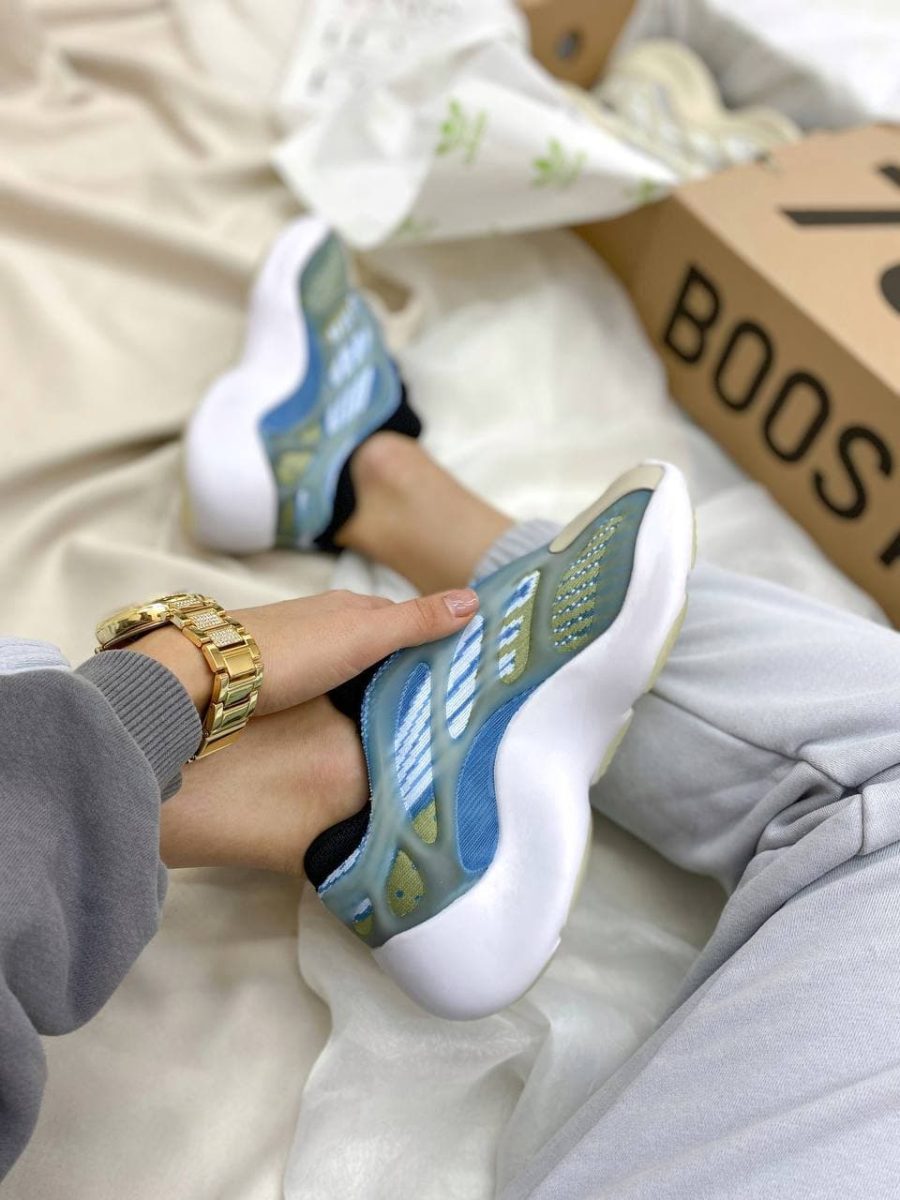 Кросівки Adidas Yeezy Boost 700 V3 Arzareth