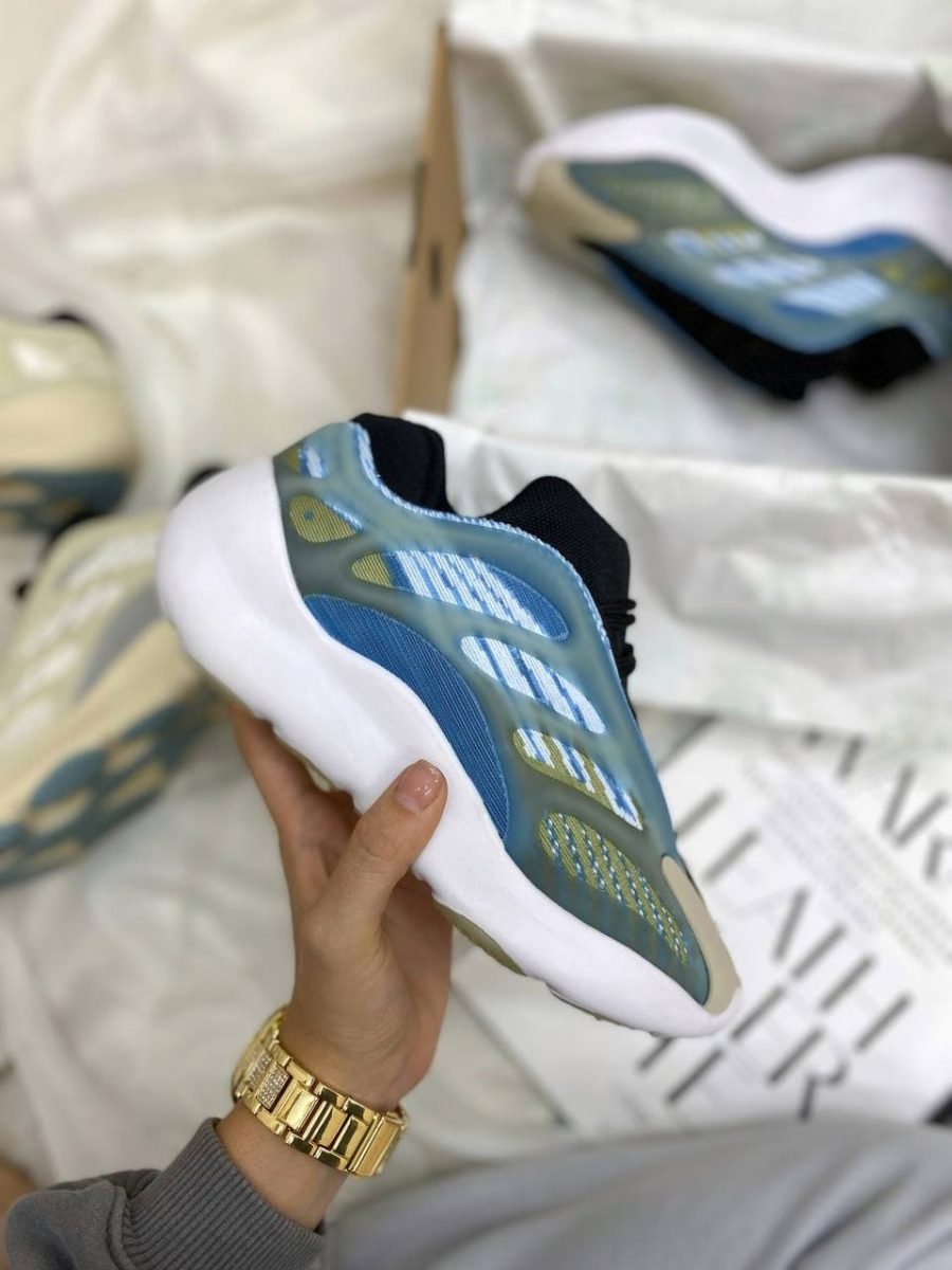 Кросівки Adidas Yeezy Boost 700 V3 Arzareth