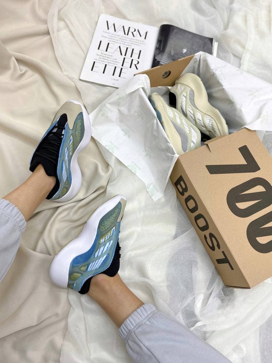 Кросівки Adidas Yeezy Boost 700 V3 Arzareth
