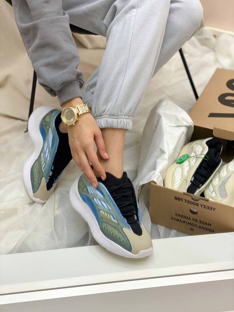 Кросівки Adidas Yeezy Boost 700 V3 Arzareth