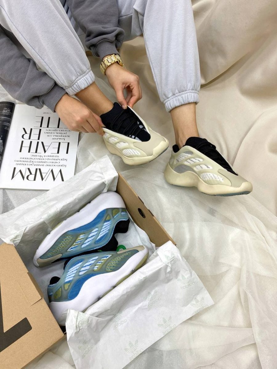 Кросівки Adidas Yeezy Boost 700 V3 Azael
