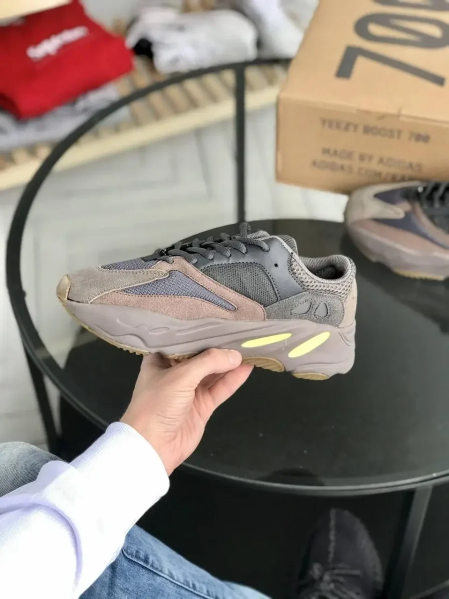 Кросівки Adidas Yeezy Runner Boost 700 Mauve
