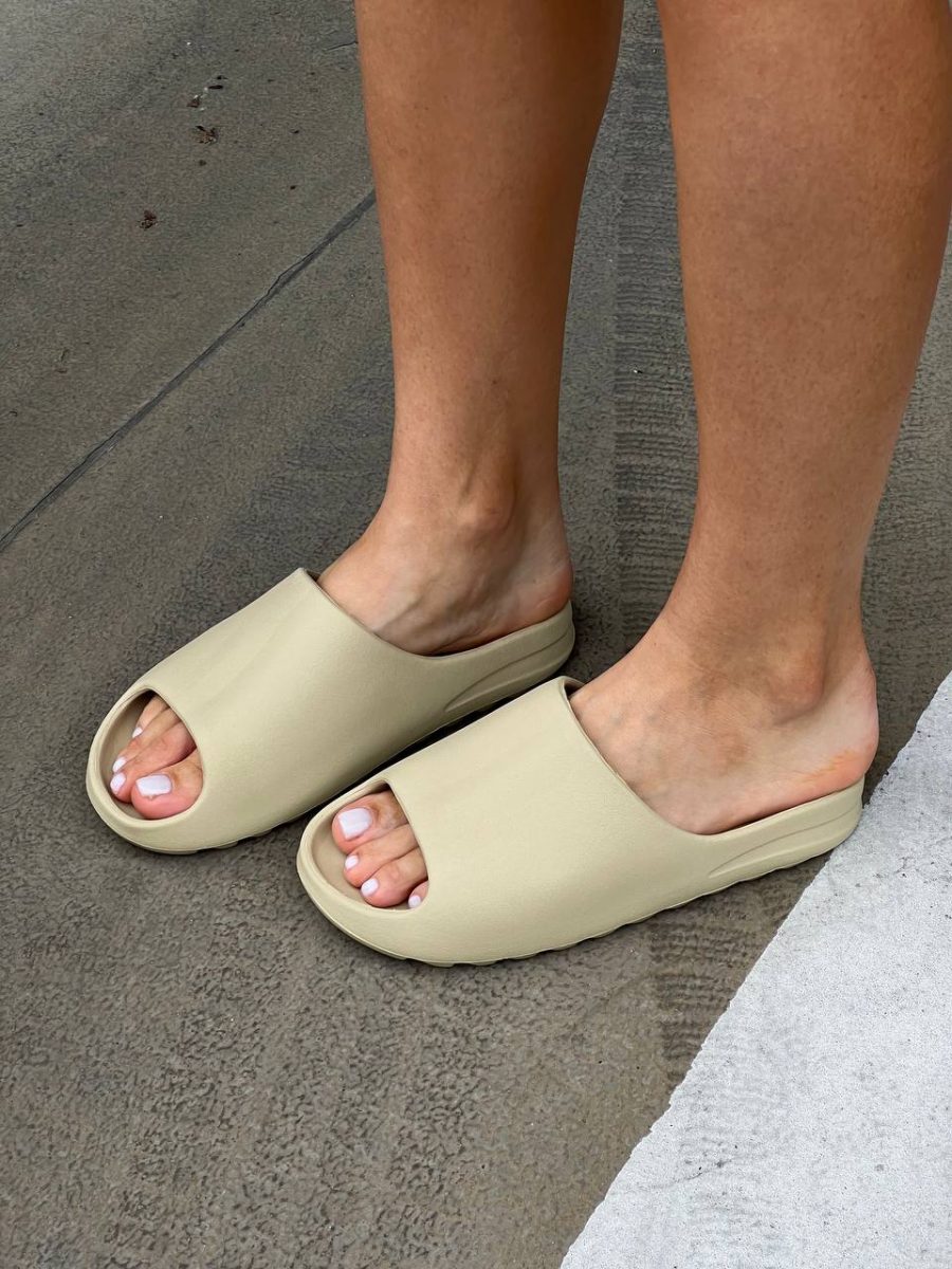 Сланцы Adidas Yeezy Slide Bone
