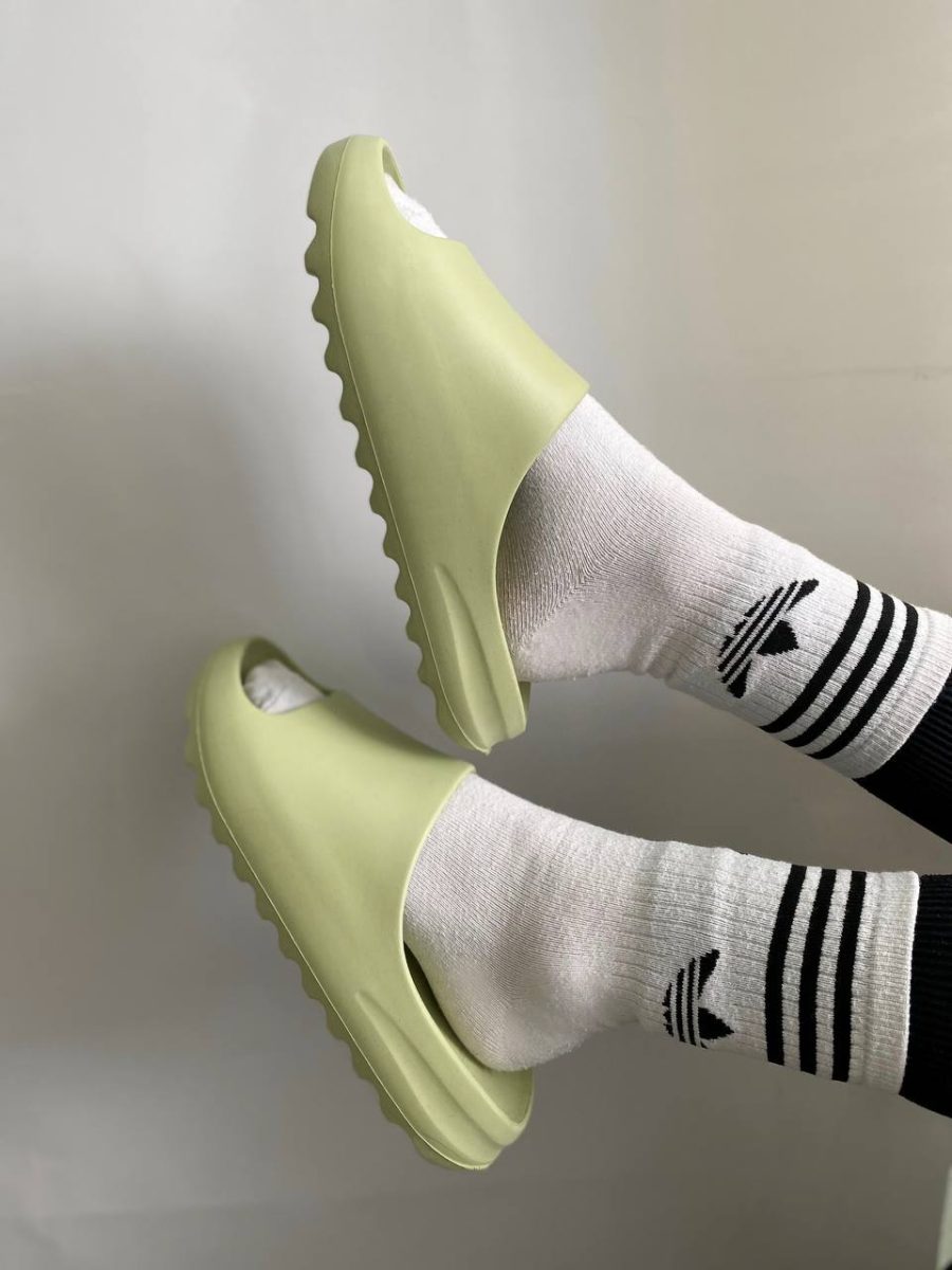Сланцы Adidas Yeezy Slide Resin