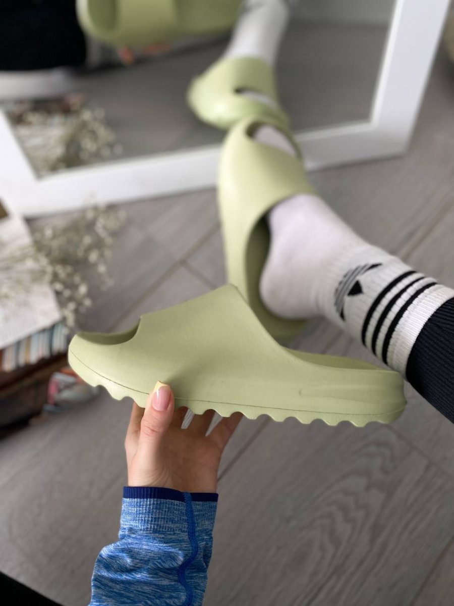 Сланцы Adidas Yeezy Slide Resin