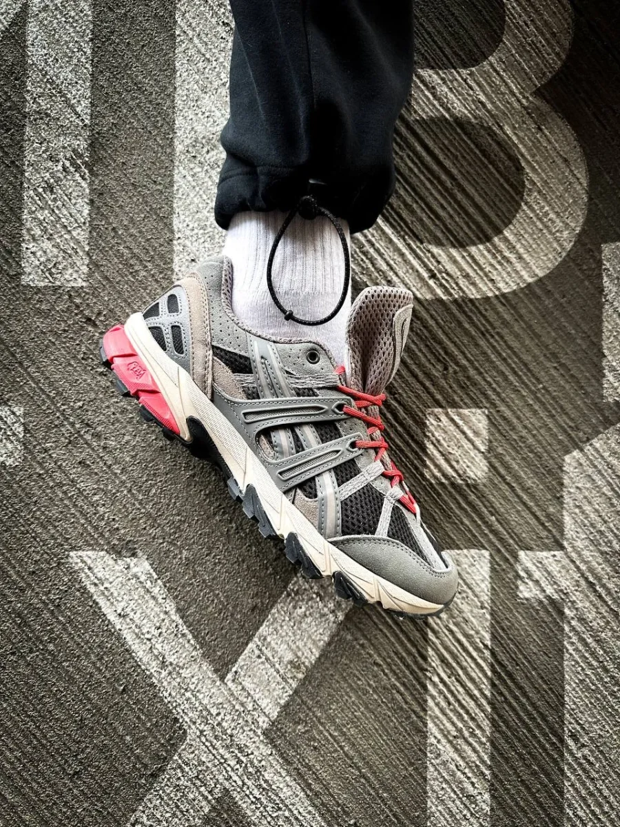 Кроссовки Asics Gel Sonoma 15-50 Clay Grey Pink