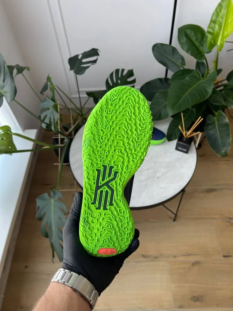 Кросівки Nike Kyrie 7 Anime