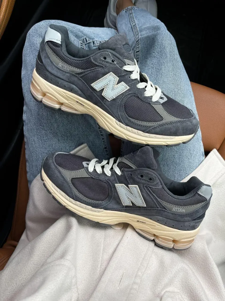 Кроссовки New Balance 2002R Phantom