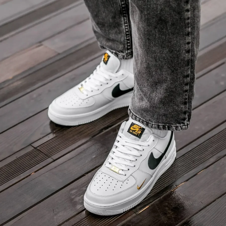 Кроссовки Nike Air Force 1 07 Essential White/Black/Gold