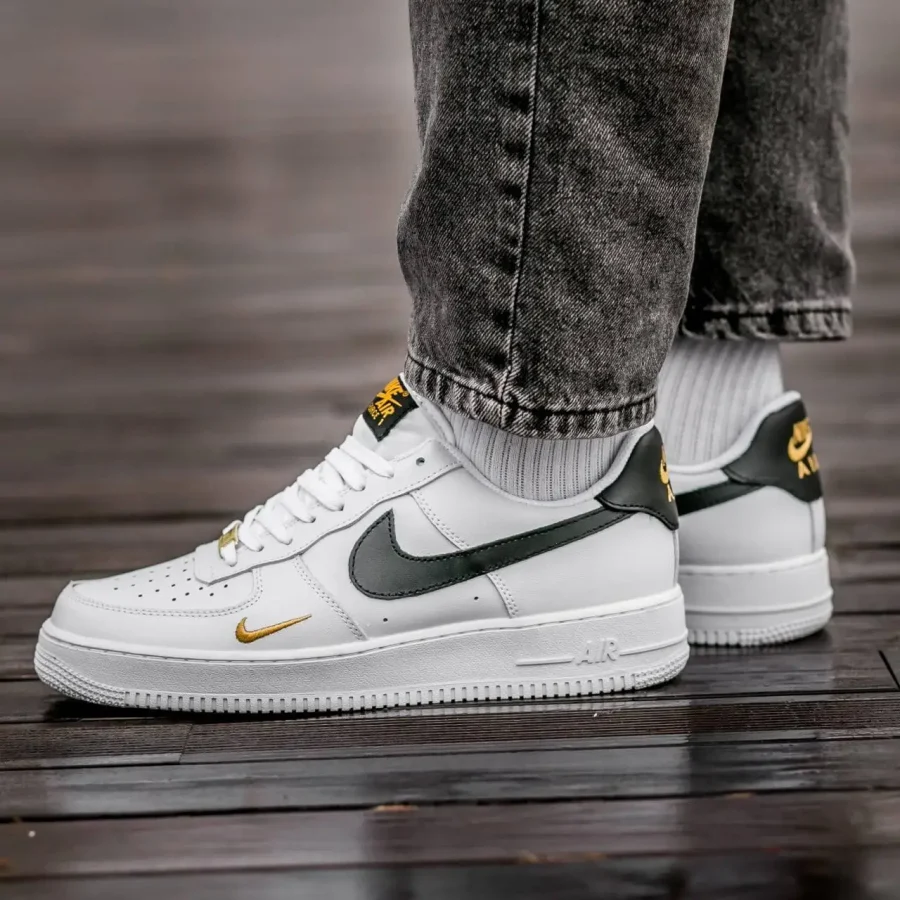 Кроссовки Nike Air Force 1 07 Essential White/Black/Gold