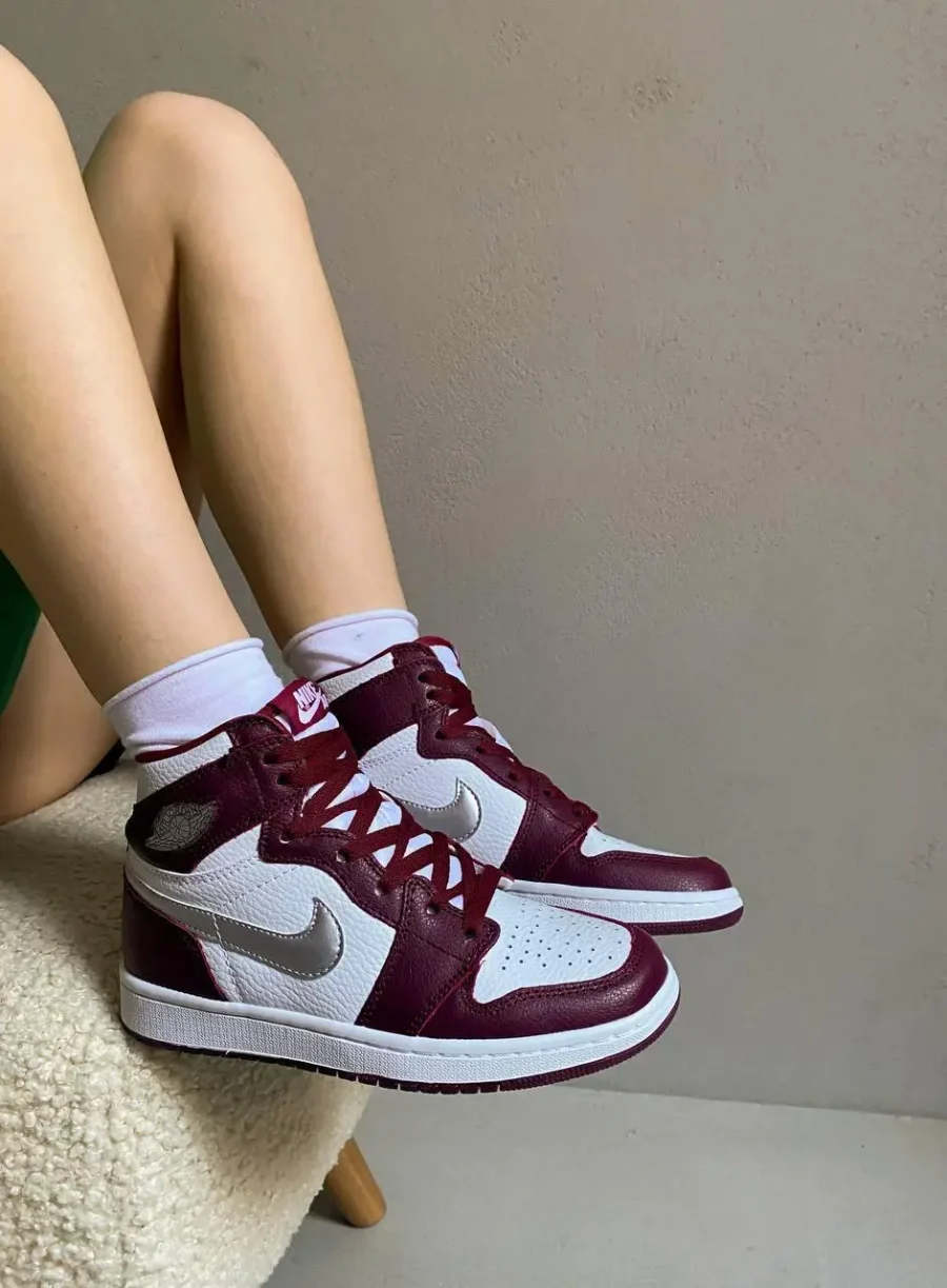 Кроссовки Nike Air Jordan 1 High OG GS Bordeaux