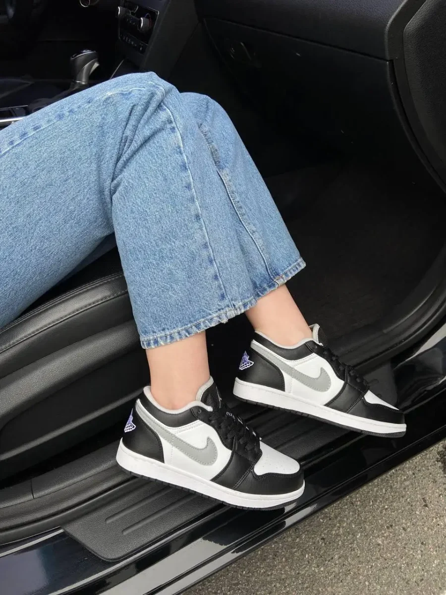 Кросівки Nike Air Jordan 1 Low Black/Medium Grey