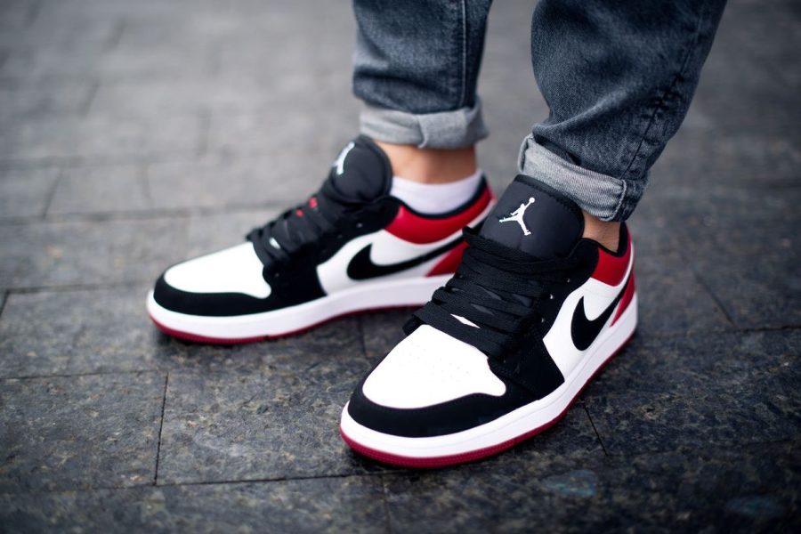 Кросівки Nike Air Jordan 1 Low Black Toe