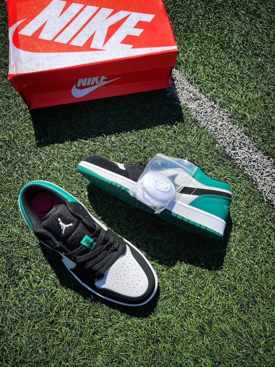 Кросівки Nike Air Jordan 1 Low Mystic Green