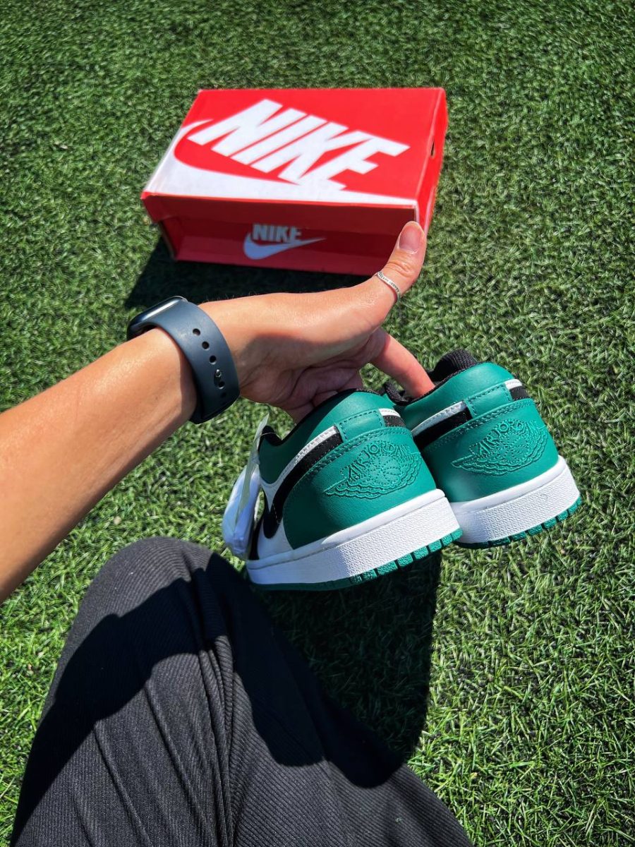 Кросівки Nike Air Jordan 1 Low Mystic Green