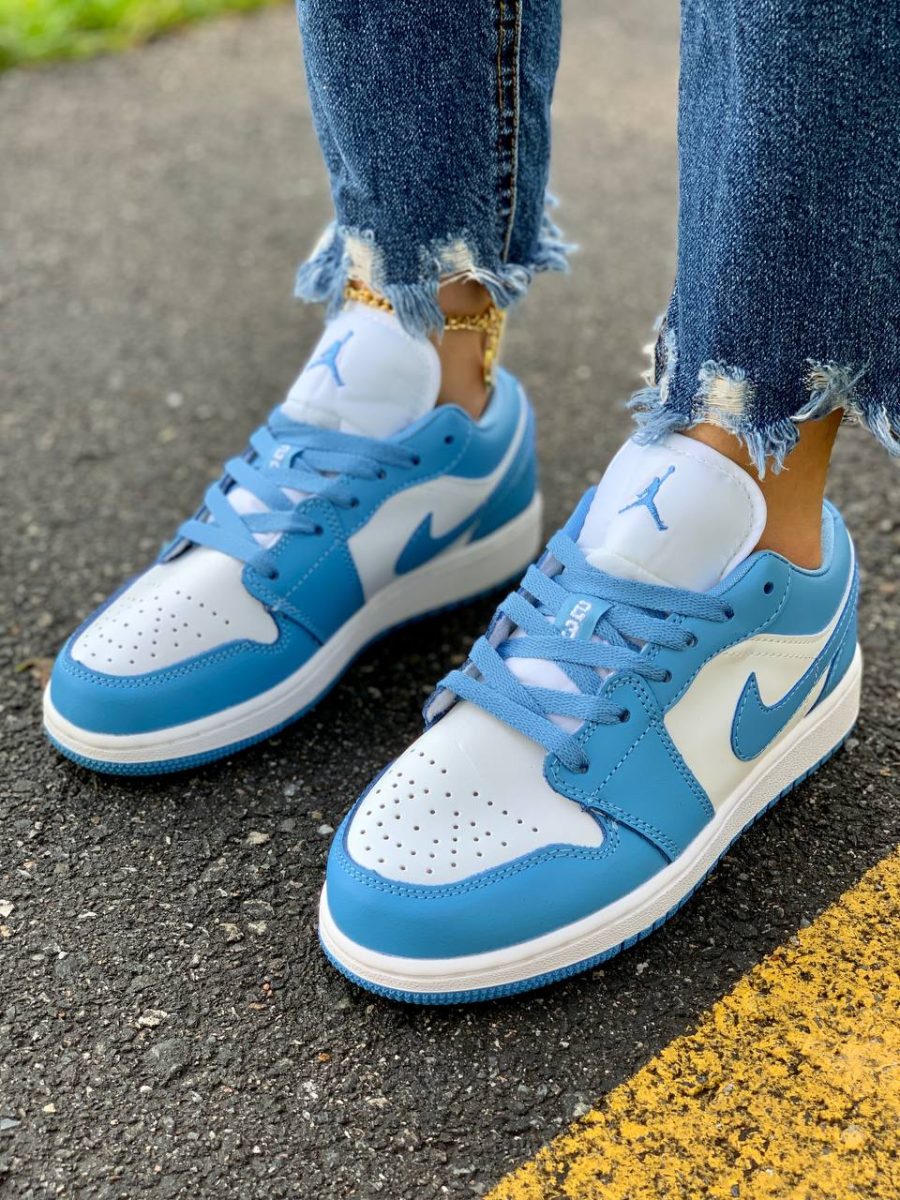 Кросівки Nike Air Jordan 1 Low University Blue/White