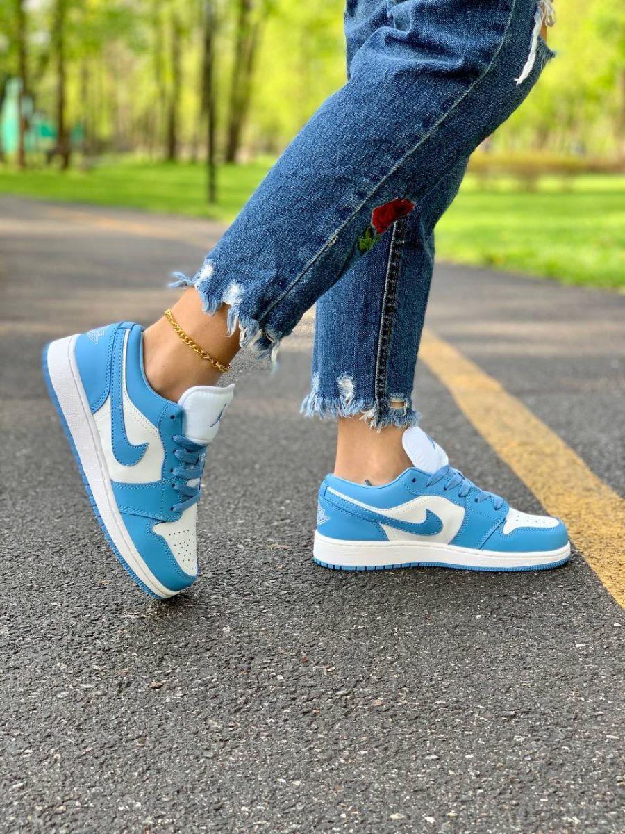 Кросівки Nike Air Jordan 1 Low University Blue/White