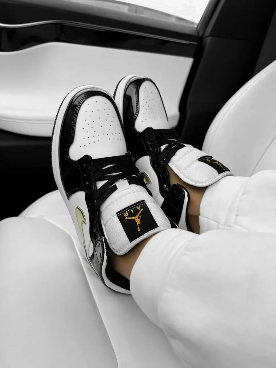 Кросівки Nike Air Jordan 1 Mid Patent Golden Black