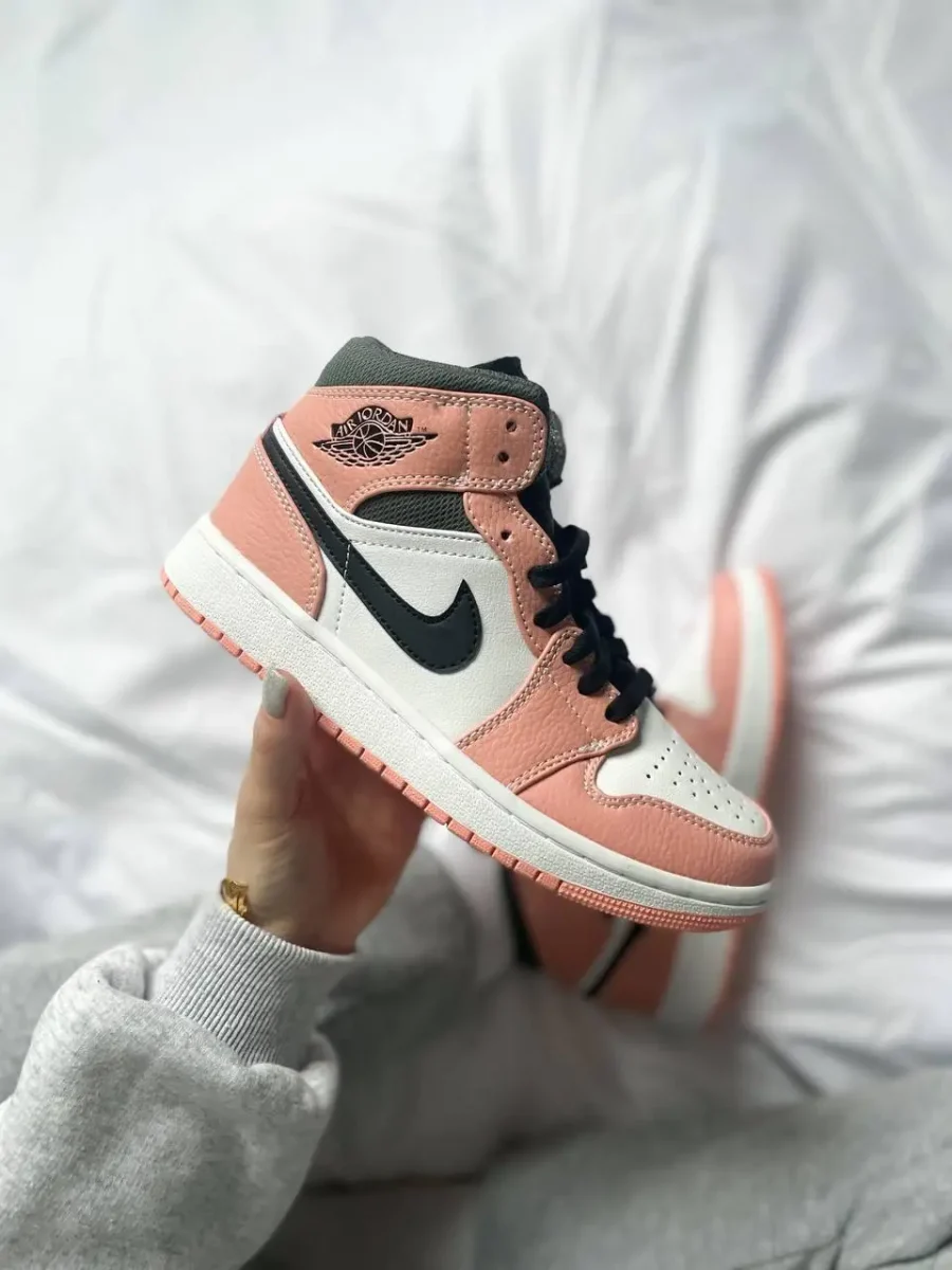 Кросівки Nike Air Jordan 1 Mid Pink/Quartz