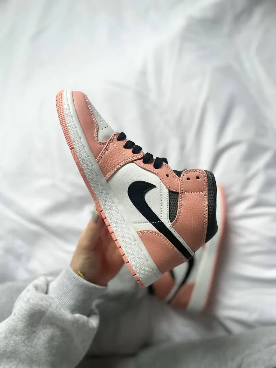 Кросівки Nike Air Jordan 1 Mid Pink/Quartz