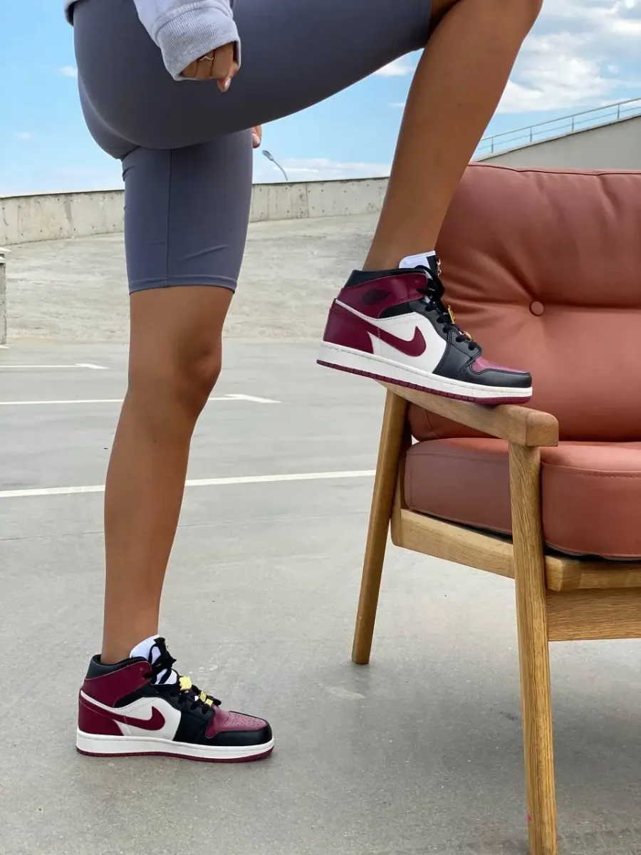 Кроссовки Nike Air Jordan 1 Mid SE Black Dark Beetroot