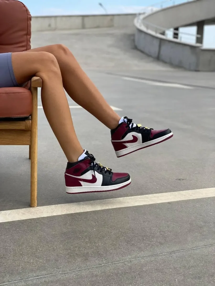 Кроссовки Nike Air Jordan 1 Mid SE Black Dark Beetroot
