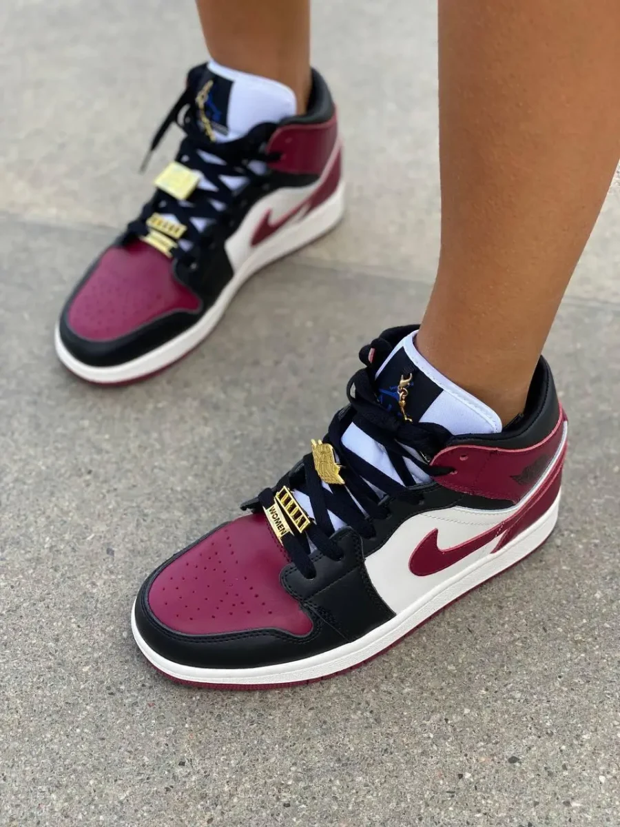 Кроссовки Nike Air Jordan 1 Mid SE Black Dark Beetroot