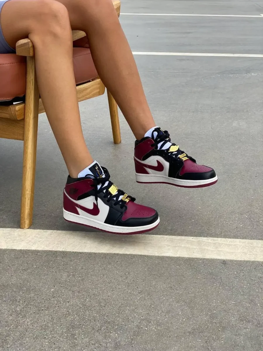 Кроссовки Nike Air Jordan 1 Mid SE Black Dark Beetroot