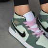 Кросівки Nike Air Jordan 1 Retro High Dutch Green